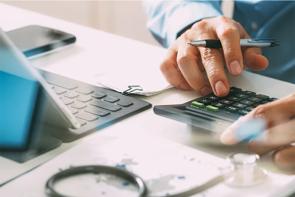 価格に自信あり。自社で重機を保有しているため費用を抑えられます。